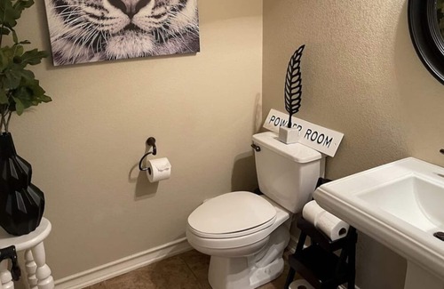 Far North Central House | 5 mi from La Cantera