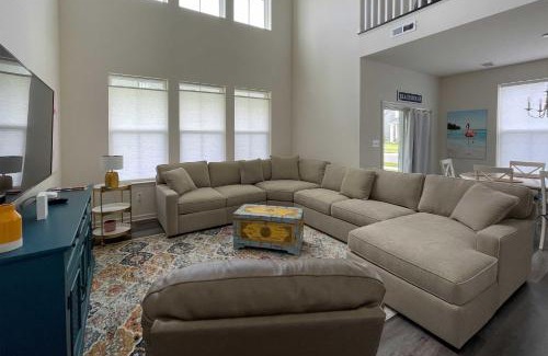 Millville House | 5 Mi to Beach Bright Bishops Landing Home!