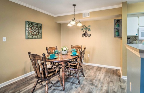 Gulf Shores Condo | 5 Mi to Beach: Centrally Located Gulf Shores Condo