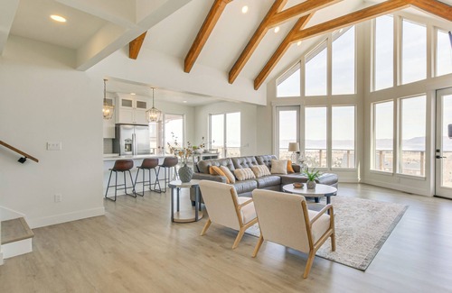Sweetwater House | 5 Mi to Bear Lake State Park: Home w/Deck