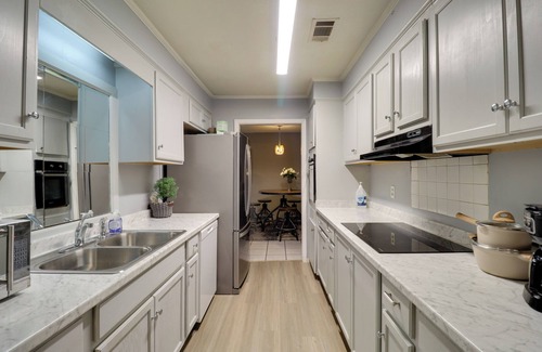 Tougaloo House | 5 Mi to Bellhaven: Spacious Getaway in Jackson