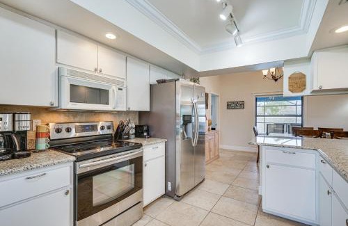 Pelican House | 5 Mi to Downtown Cape Coral Retreat with Lanai!
