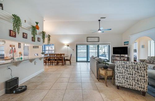 Pelican House | 5 Mi to Downtown Cape Coral Retreat with Lanai!