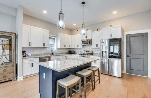 Sylvan Hills House | 5 Mi to Dtwn ATL Home with Office and Large Backyard!