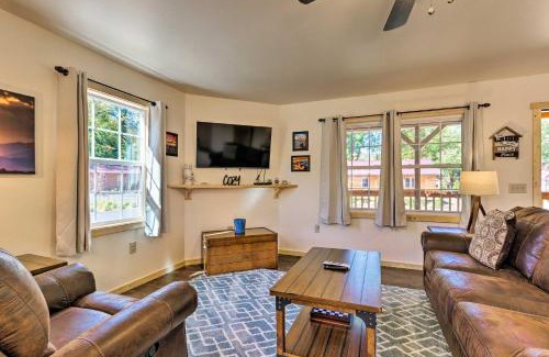 Cherokee House | 5 Mi to Dtwn Bryson City Cabin with Resort Perks!