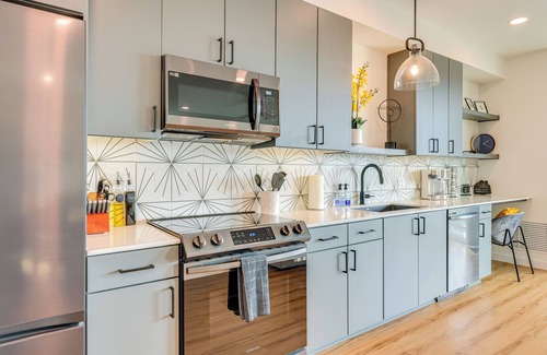 New Braunfels Condo | 5 Mi to Dtwn: Modern Condo in New Braunfels!