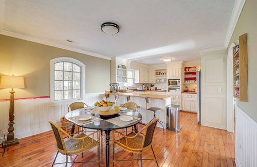 Blowing Rock House | 5 Mi to Dtwn: Pet-Friendly Gem in Blowing Rock!