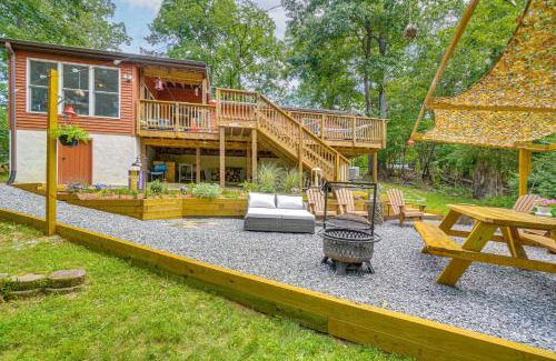Millville House | 5 Mi to Harpers Ferry NHP Quiet Home with Deck