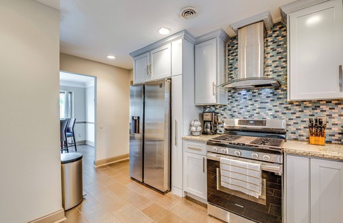 Acworth House | 5 Mi to Lake Acworth: Georgia Gem w/Private Patio