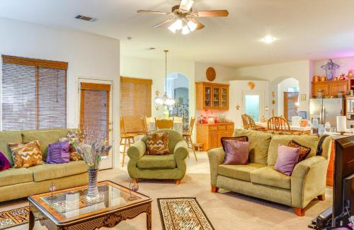 Greenacres House | 5 Mi to the Marketplace Roomy Bakersfield Retreat