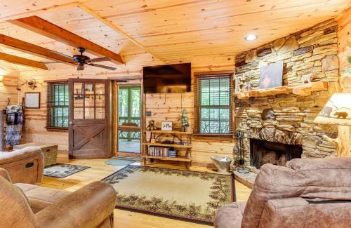 Sautee Nacoochee House | 5 Mi to Unicoi State Park and Lake Hot Tub Haven!
