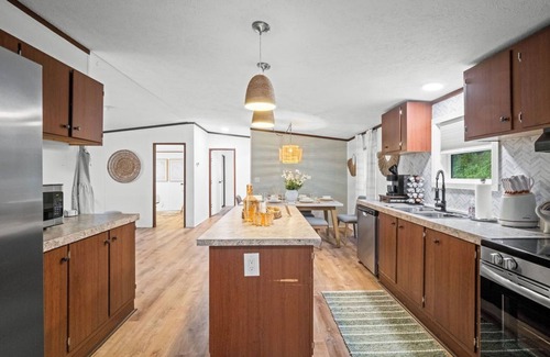Fayetteville House | 5 MIN NEW RIVER GORGE, WALK TO TOWN, GAMEROOM, HOT TUB