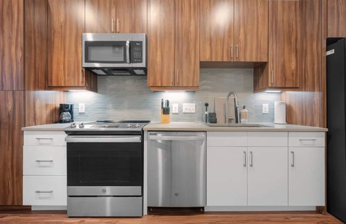 Home Park Apartment | 5 min to Atlantic Station! Stylish Studio with sauna & rooftopn