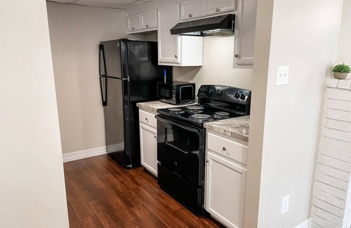 Central City Apartment | 5 Min to Beach & Downtown: Sleeps 5, Budget Stay