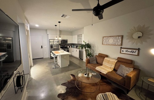 Santa Ana Apartment | 5 min to Disneyland! Luxury Stay in Anaheim’s Platinum Triangle