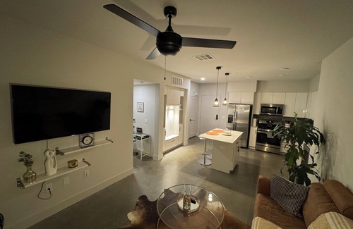 Santa Ana Apartment | 5 min to Disneyland! Luxury Stay in Anaheim’s Platinum Triangle