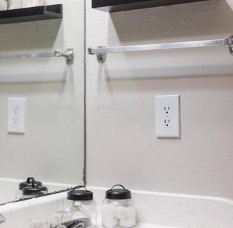 South Lamar Apartment | 5 min to Downtown 2bed 2Bath 5 star Location
