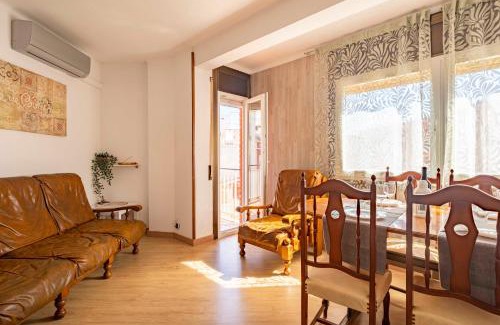 Sant Adria de Besos Apartment | 5 min to the sea and 15 min to Barcelona center