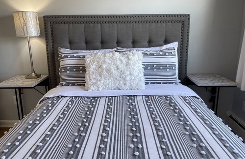 White Plains House | 5 min to White Plains Train Station!