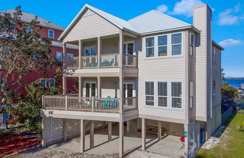 Gulf Shores House | 5 min Walk 2 Beach|Pool|Dogs|Fishing Pier
