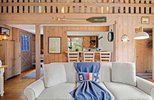 East Orleans House | 5 Min Walk to Swimmable Mill Pond Dog Friendly