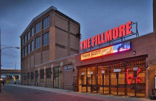 Northern Liberties Apartment | 5 mins to Convention Center! Sleeps 4! With Rooftop!