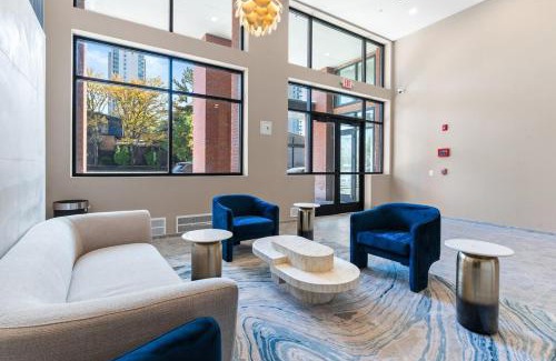 Northern Liberties Apartment | 5 mins to FishTown plus Old Town King Bed, Sleeps 4!