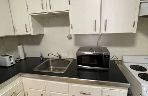 Saint-Jean-Baptiste Apartment | 5 Mins to Old Quebec: A/C+ Wi-Fi + Pet-Friendly