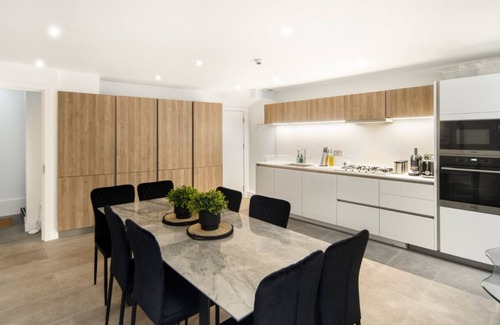 Marylebone House | 5 Mins Walk to Bond Street | Marylebone Mews