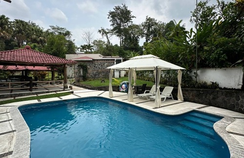 San Martin Zapotitlan House | 5 minutes away from the IRTRA theme parks! Ideal house with private pool.