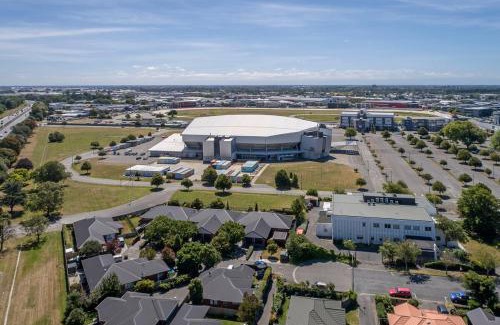 Addington Apartment | 5 Minute Walk to Arena & Stadium