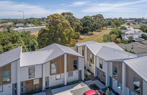 Addington Apartment | 5 Minute Walk to Arena & Stadium