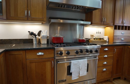 Gloucester House | 5 minute walk to Beach, Stage Fort Park, and Gloucester Promenade!