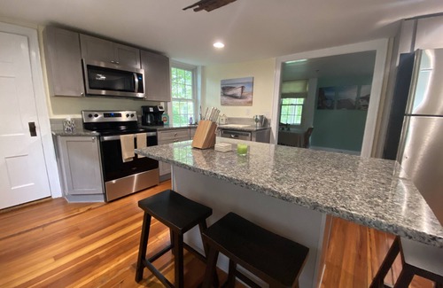 Mystic House | 5 Minute Walk to Downtown Mystic