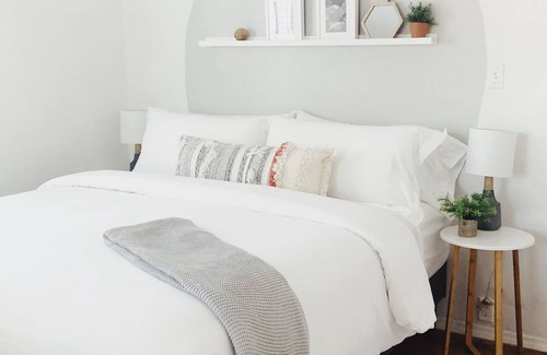 Lodi House | 5 Minute Walk to School Street, Charming backyard