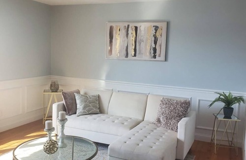 Worcester House | 5 minute walk to St. Vincent hospital and UMASS University Hospital