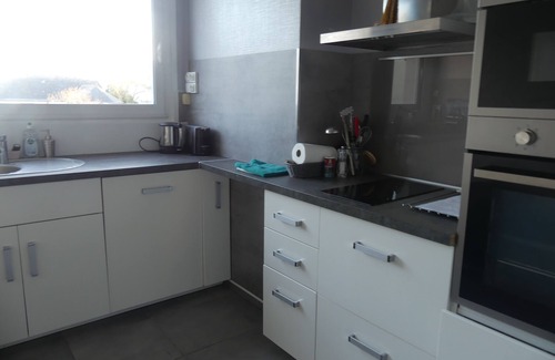 Agon-Coutainville Apartment | 5 minutes from the beach and shops, apartment on 1st floor of a house.