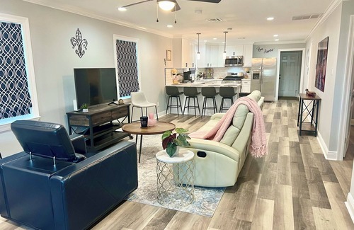Federal City House | 5 Minutes from Ferry and French Quarter