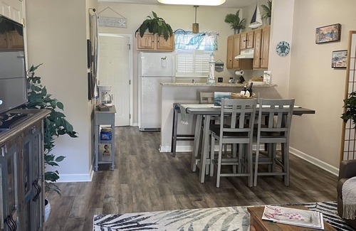 Port Royal House | 5 minutes from the beach. 10 minutes to see your Marine graduate!
