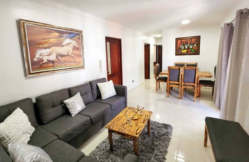 Residencial Alameda Oeste Apartment | 5 minutes to the theme park! Family-sized condo with game room & deck