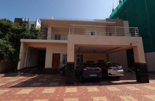Rushikonda Villa | 5 minutes to A1 Grand and Sai Priya & beach|Grand Spacious Villa