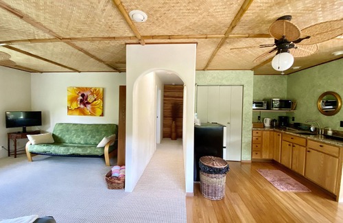 Kalaoa House | 5 Minutes to Beach & Town-Perfect Location, Private & Peaceful. A/C