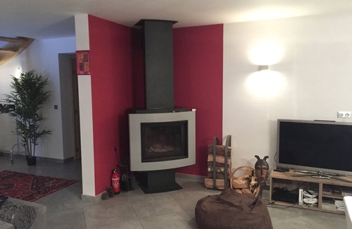 Sixt-Fer-a-Cheval Ski Chalet | 5 minutes to Grand Massif Express. Next to ski bus stop. Large living space.