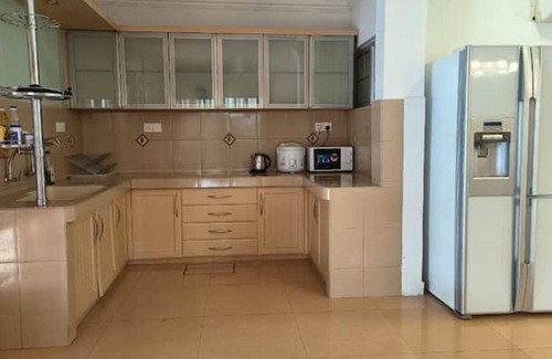 Taman Bangi Villa | 5 minutes to Train Station ! Pool Party Villa in the City.
