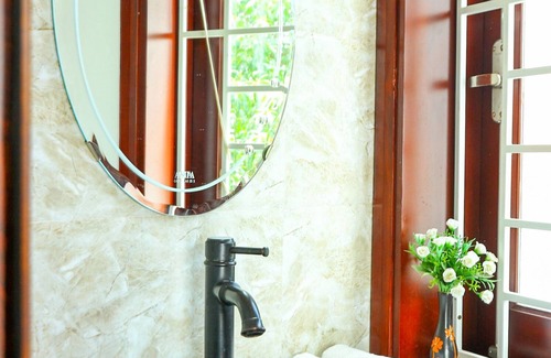 Cam Pho Bed & Breakfast | 5 minutes walking to the town center! Great rooms with balcony