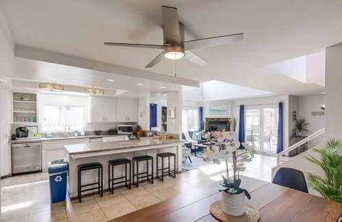 South Mission Beach House | 5 Outdoor Spaces * 3,000sf Interior * Water Views