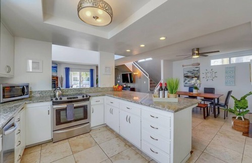 South Mission Beach House | 5 Outdoor Spaces * 3,000sf Interior * Water Views