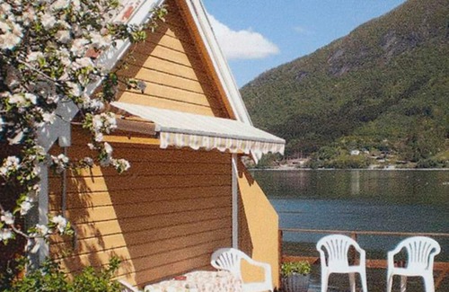 Nesset Apartment | 5 person holiday home in Vistdal