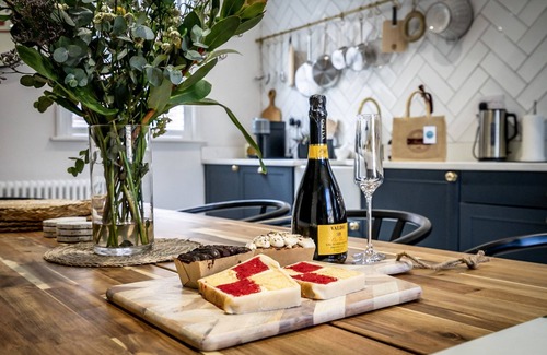 York House | 5 Precentors Court - a premium stay that sleeps 6 guests in 3 bedrooms