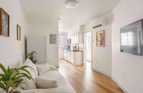 West Poplar Apartment | 5. Prime 1BR: Fishtown, near Subway & Center City!